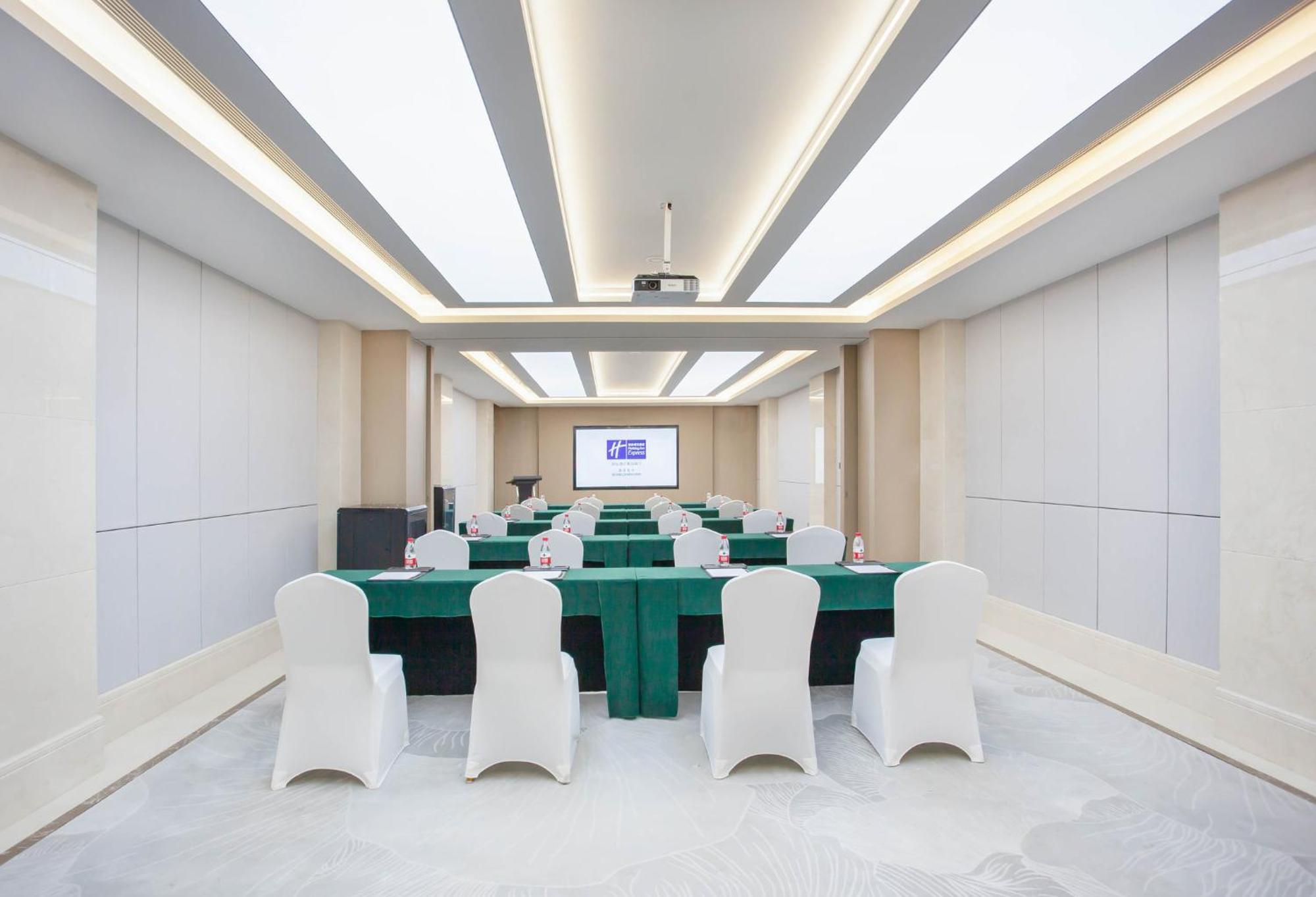 Holiday Inn Express Beijing Downtown By Ihg Exterior photo